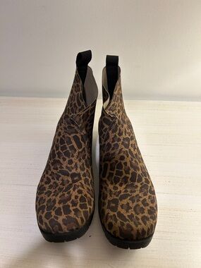CHARLESTON SHOE CO. Leopard-Print Chelsea Booties - Brown/Black